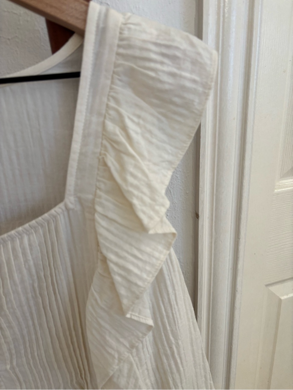 Express Cream Ruffle Front Button Tank Top - Picture 6 of 9